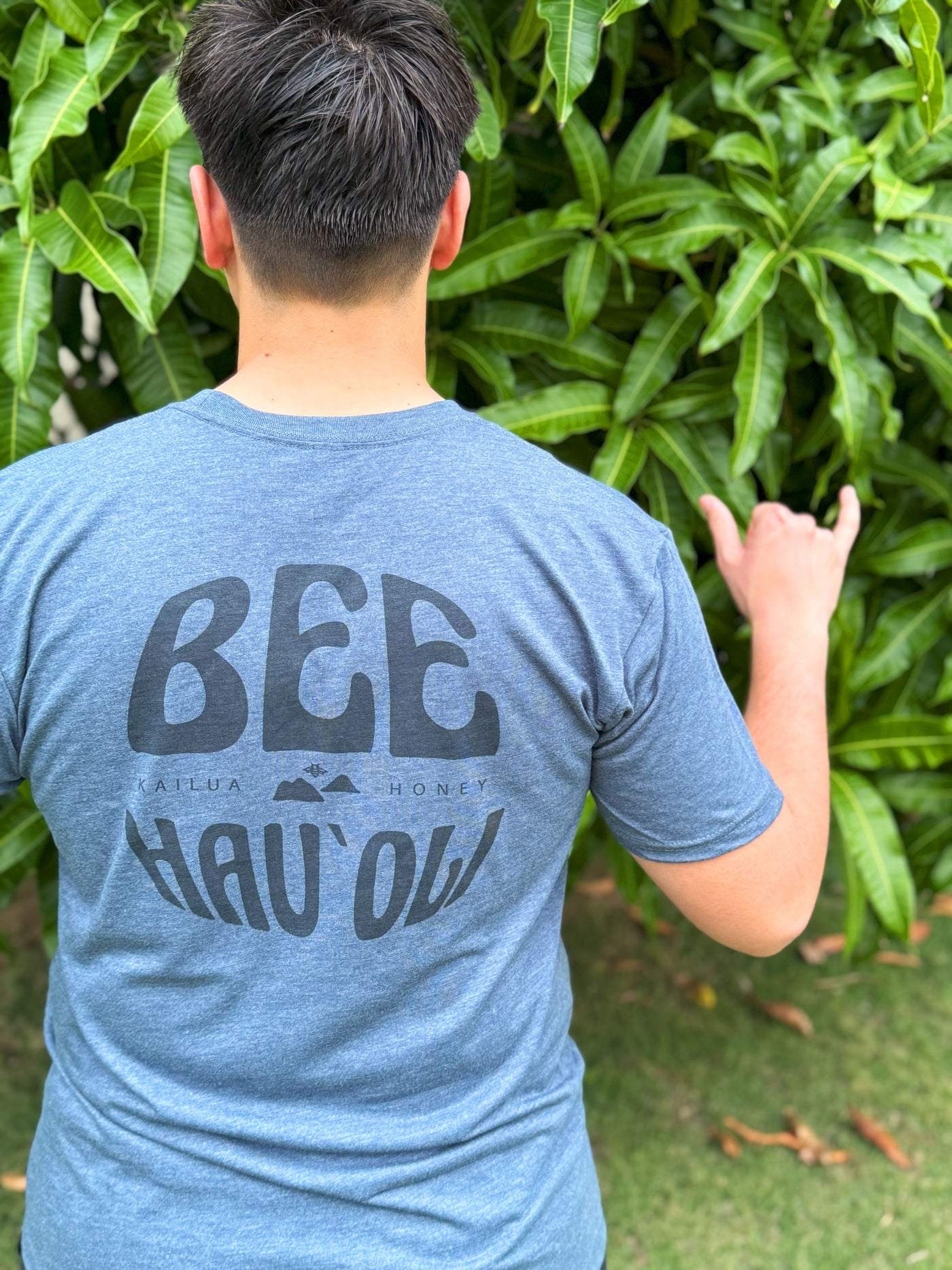 Bee Hauʻoli Tee